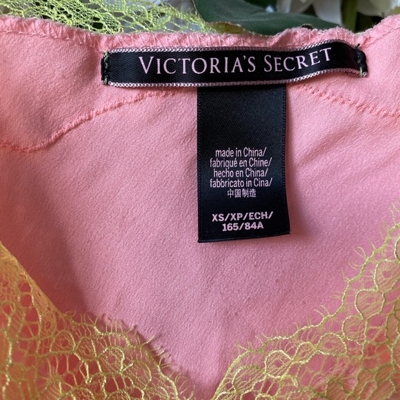 VS Peach Satin Camisole Neon Yellow Lace Trim XS - Picture 3 of 4